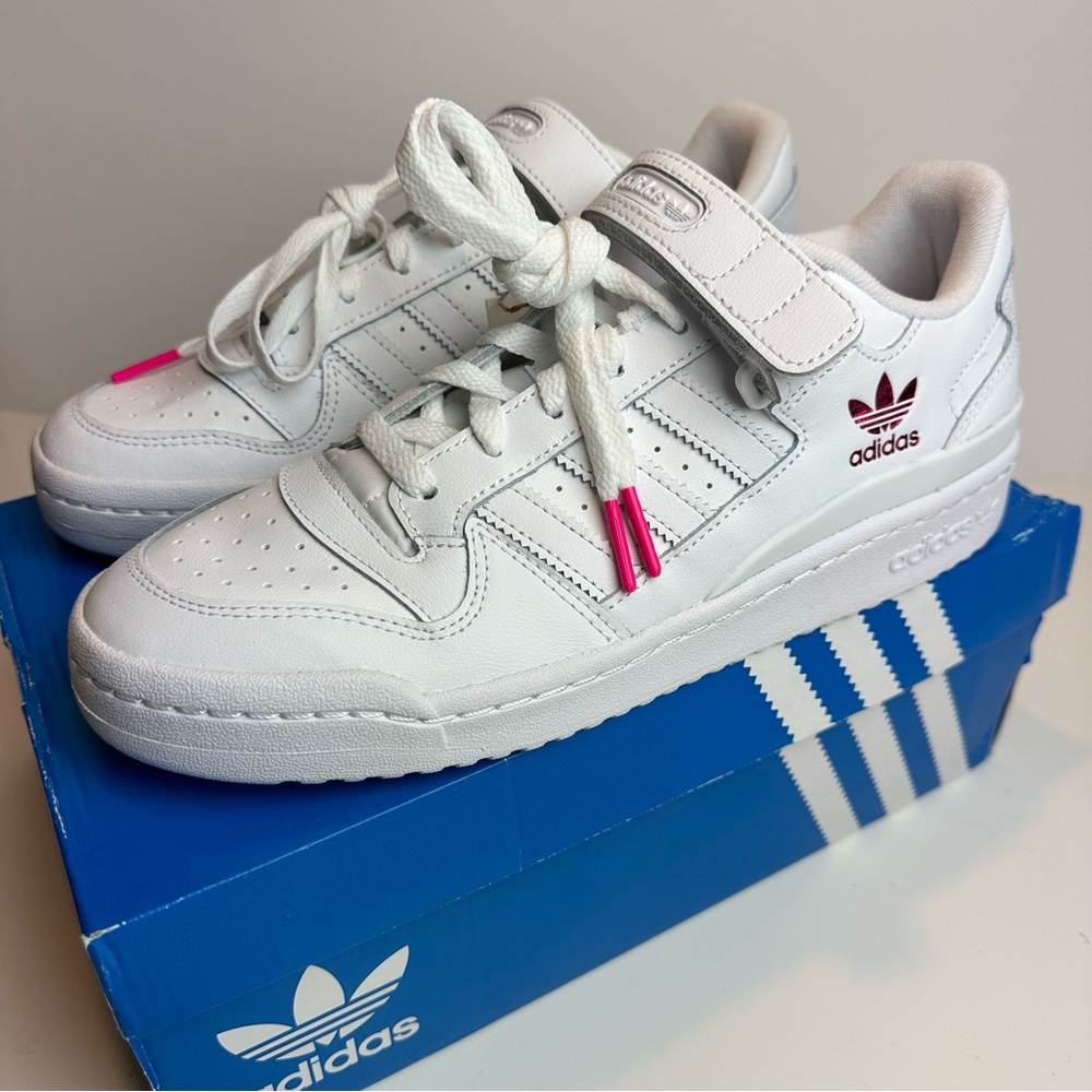 ADIDAS FORUM LOW SHOES - Pink Accents